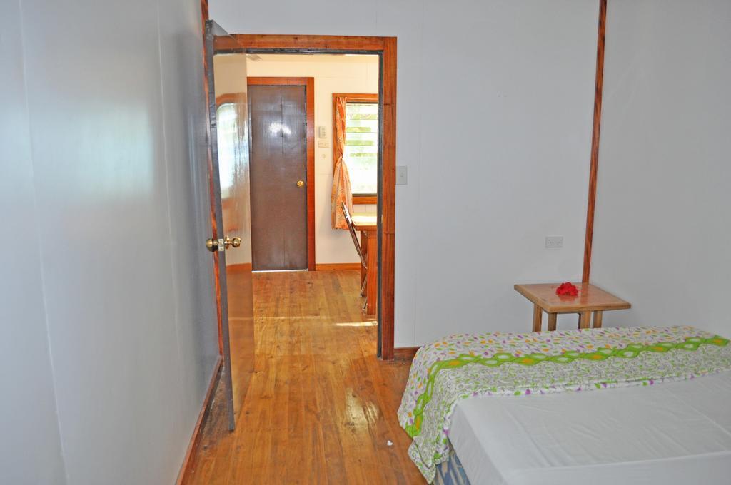 Ratu Kini Backpackers And Dive Resort Mana Island Rom bilde