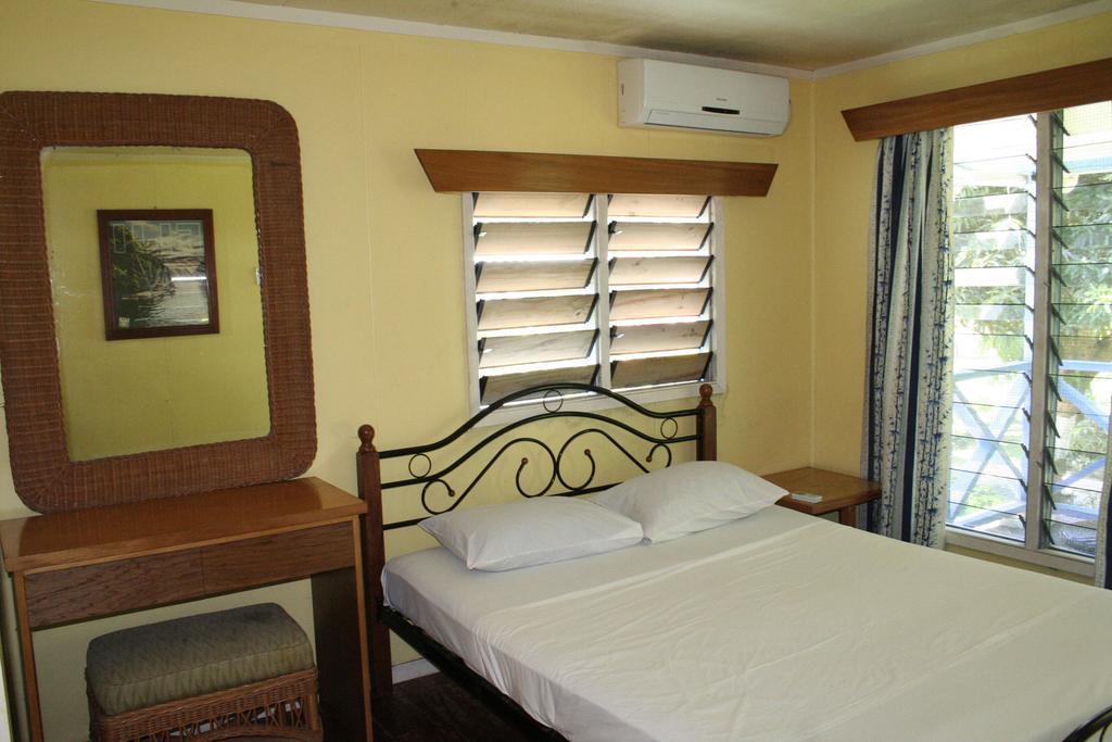 Ratu Kini Backpackers And Dive Resort Mana Island Rom bilde