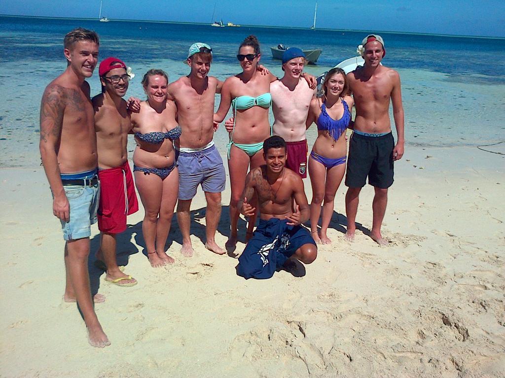 Ratu Kini Backpackers And Dive Resort Mana Island Eksteriør bilde