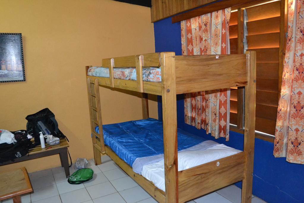 Ratu Kini Backpackers And Dive Resort Mana Island Rom bilde