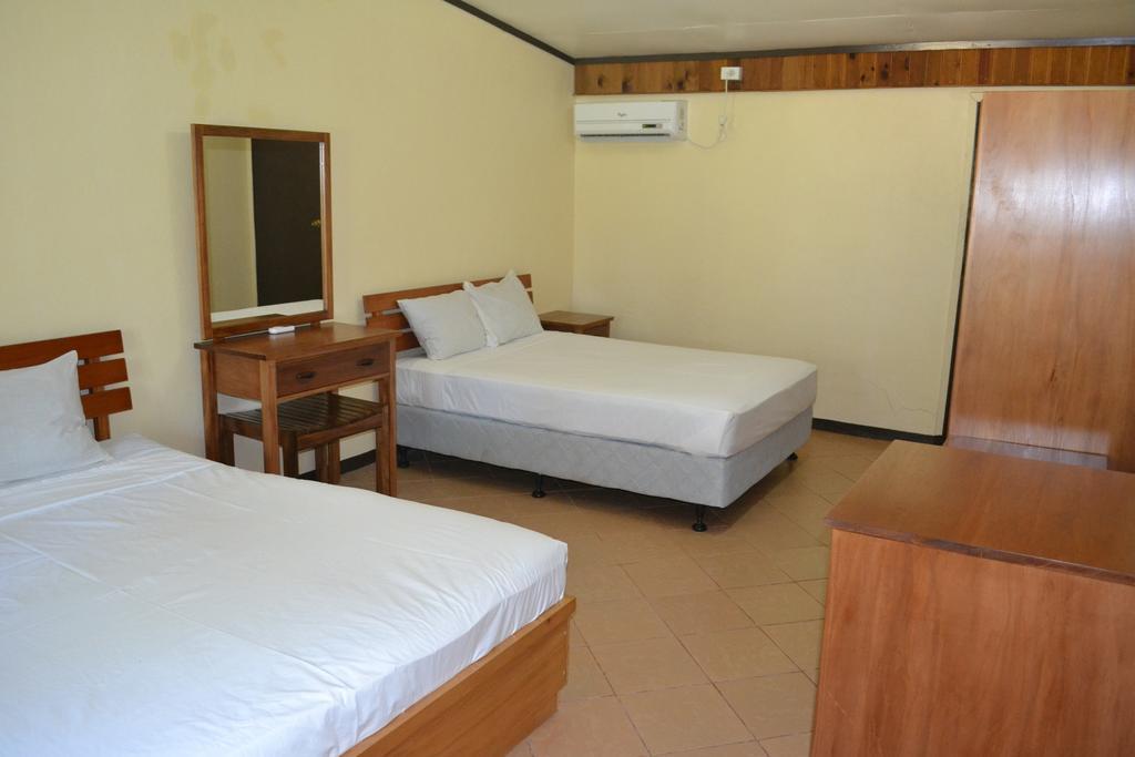 Ratu Kini Backpackers And Dive Resort Mana Island Rom bilde