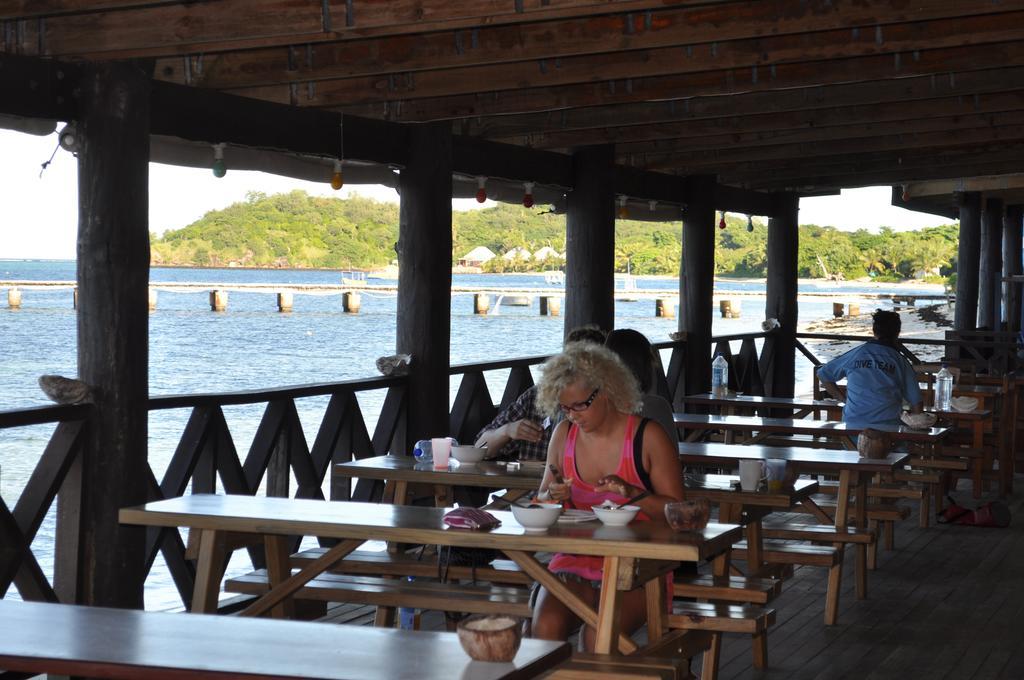 Ratu Kini Backpackers And Dive Resort Mana Island Eksteriør bilde