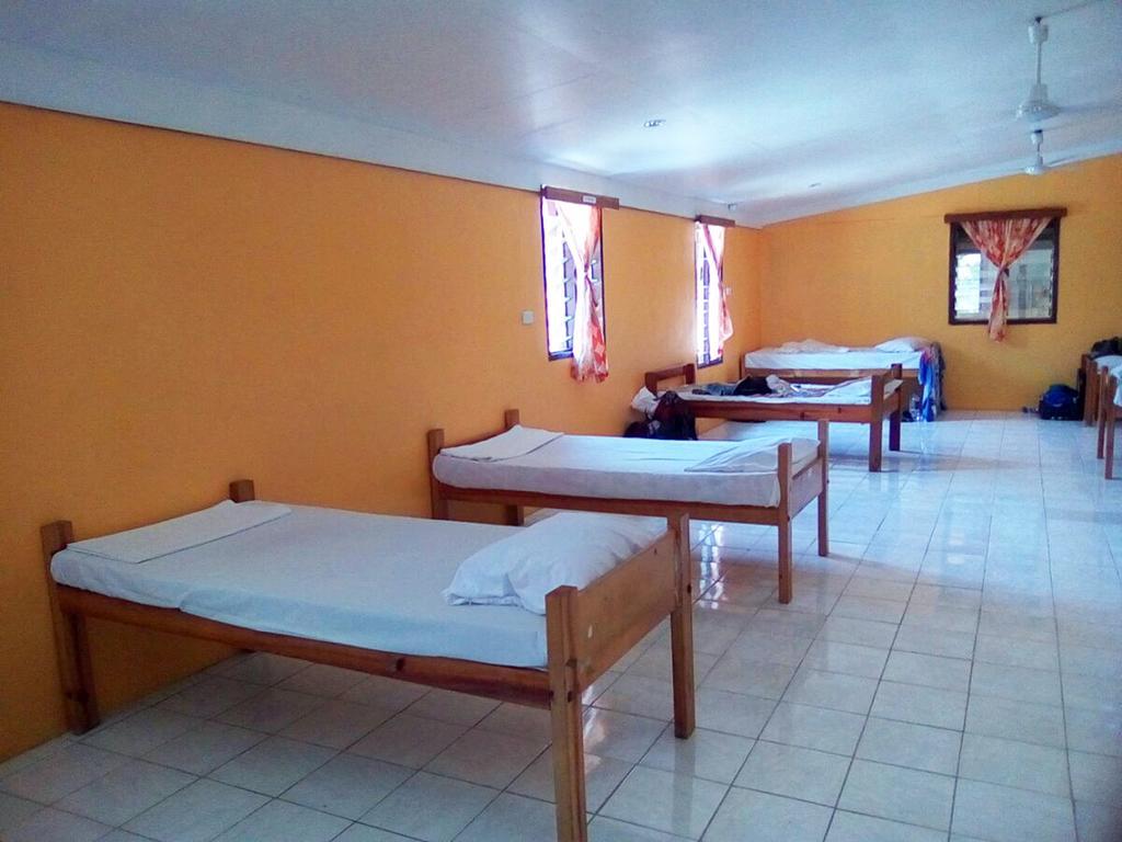 Ratu Kini Backpackers And Dive Resort Mana Island Eksteriør bilde