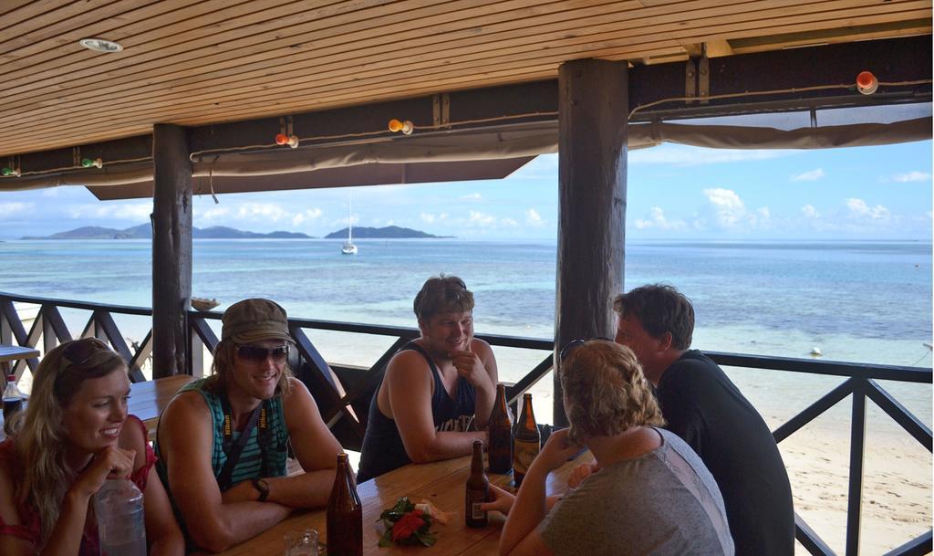 Ratu Kini Backpackers And Dive Resort Mana Island Eksteriør bilde