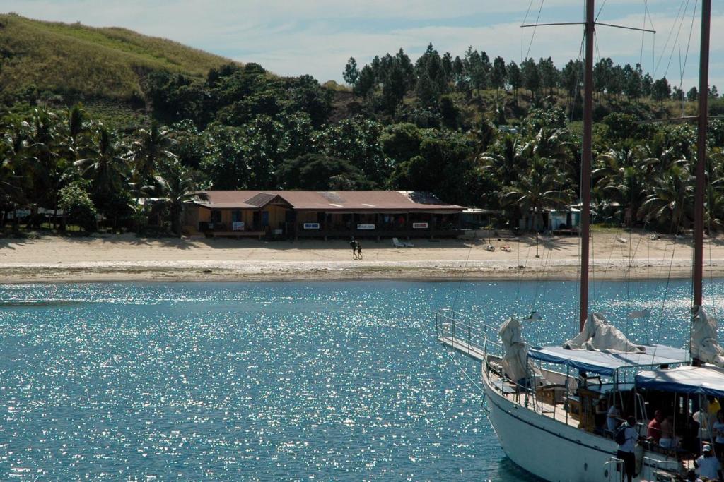 Ratu Kini Backpackers And Dive Resort Mana Island Eksteriør bilde